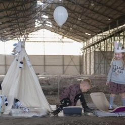 Wobbel Original Mosterd (geel) - Linnen / Whitewash Houten Balance Board Van 90 Cm Met Geel Wolvilt 10 Wobbel Original Mosterd (geel) - Linnen / Whitewash Houten Balance Board Van 90 Cm Met Geel Wolvilt -Duurzamer-speelgoed Winkel 550x365 11