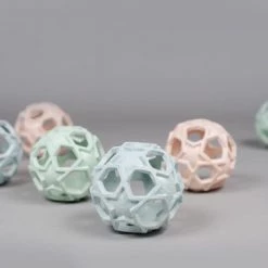 HEVEA Speelbal Ster - Upcycled Peach 5 HEVEA Speelbal Ster - Upcycled Peach -Duurzamer-speelgoed Winkel 550x366 79