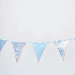 L.A.P. Atelier Mini-vlaggenlijn Baby Boy | 2,5 Meter | Stoffen Vlaggetjes | Duurzaam & Handgemaakt | Blauw Wit -Duurzamer-speelgoed Winkel 550x366 89