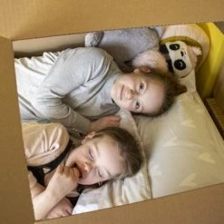 Kartonnen Kinderbed Huis - Speelhuisje - Sinterklaas Cadeau - Hobbykarton - KarTent -Duurzamer-speelgoed Winkel 550x370 4