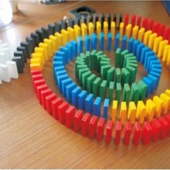 Small Foot Company Small Foot Domino Rally Maxi 11 Small Foot Company Small Foot Domino Rally Maxi -Duurzamer-speelgoed Winkel 550x370 8