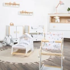 Merkloos Poppenstoel ''Little Button'' - Houten Speelgoed Vanaf 3 Jaar -Duurzamer-speelgoed Winkel 550x389 4