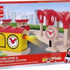 Hape Treinstation Met Licht En Geluid E3702 -Duurzamer-speelgoed Winkel 550x390 7
