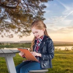 AXI 3-delig Picknickset Rond Grijs/wit - Voor Kinderen - FSC Hout - Tafel Incl. 2 Krukjes 14 AXI 3-delig Picknickset Rond Grijs/wit - Voor Kinderen - FSC Hout - Tafel Incl. 2 Krukjes -Duurzamer-speelgoed Winkel 550x412 35