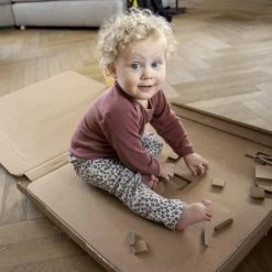 Kartonnen Poppenhuis - Cadeau Van Duurzaam Karton - Hobbykarton - KarTent -Duurzamer-speelgoed Winkel 550x446 7