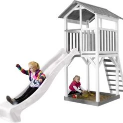 AXI Beach Tower Speeltoestel In Grijs/Wit - Speeltoren Met Zandbak En Witte Glijbaan - FSC Hout - Speelhuis Op Palen Voor De Tuin -Duurzamer-speelgoed Winkel 550x519 5