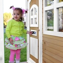 AXI Tom Speelhuis In Bruin/Wit - Met Verdieping En Witte Glijbaan - Speelhuisje Voor De Tuin / Buiten - FSC Hout - Speeltoestel Voor Kinderen -Duurzamer-speelgoed Winkel 550x550 260