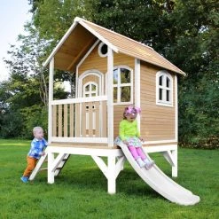 AXI Tom Speelhuis In Bruin/Wit - Met Verdieping En Witte Glijbaan - Speelhuisje Voor De Tuin / Buiten - FSC Hout - Speeltoestel Voor Kinderen -Duurzamer-speelgoed Winkel 550x550 265