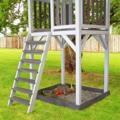 AXI Beach Tower Speeltoestel In Grijs/Wit - Speeltoren Met Zandbak En Witte Glijbaan - FSC Hout - Speelhuis Op Palen Voor De Tuin -Duurzamer-speelgoed Winkel 550x550 536