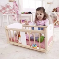 Hape - Rock-a-bye Cradle - Houten Poppenwieg -Duurzamer-speelgoed Winkel 550x550 64