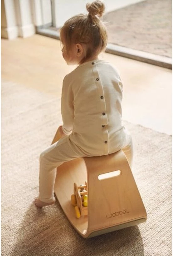 Wobbel Up Baby Muis - Houten Balans Zitje Met Lichtgrijs Persvilt - Zithoogte 32.5 Cm 4 Wobbel Up Baby Muis - Houten Balans Zitje Met Lichtgrijs Persvilt - Zithoogte 32.5 Cm - Afbeelding 4