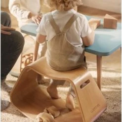 Wobbel Up Baby Muis - Houten Balans Zitje Met Lichtgrijs Persvilt - Zithoogte 32.5 Cm 10 Wobbel Up Baby Muis - Houten Balans Zitje Met Lichtgrijs Persvilt - Zithoogte 32.5 Cm -Duurzamer-speelgoed Winkel 550x816 3