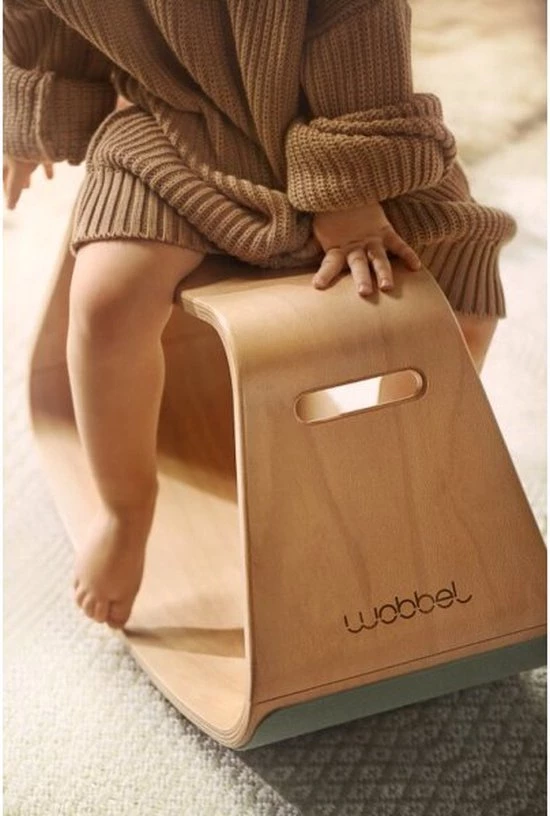 Wobbel Up Baby Muis - Houten Balans Zitje Met Lichtgrijs Persvilt - Zithoogte 32.5 Cm 6 Wobbel Up Baby Muis - Houten Balans Zitje Met Lichtgrijs Persvilt - Zithoogte 32.5 Cm - Afbeelding 6