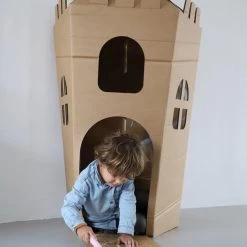 Kartonnen Speel Kasteel - Speelhuisje - Sinterklaas Cadeau - Hobbykarton - KarTent 16 Kartonnen Speel Kasteel - Speelhuisje - Sinterklaas Cadeau - Hobbykarton - KarTent -Duurzamer-speelgoed Winkel 550x825 5